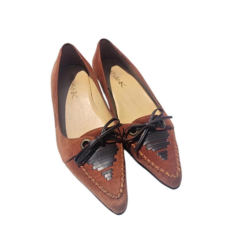 Michelle K. Vintage, Kitten Heel Suede Pointed Shoes w/ Bow Detail. Size: 7